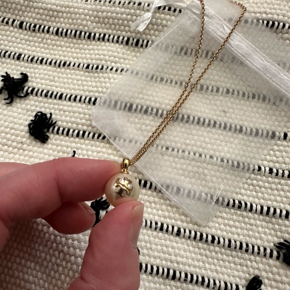 Tory Burch Gold Pearl Pendant Necklace - Picture 8 of 8